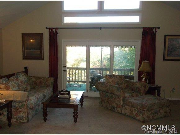 8 CAROLINE DR - Photo 7