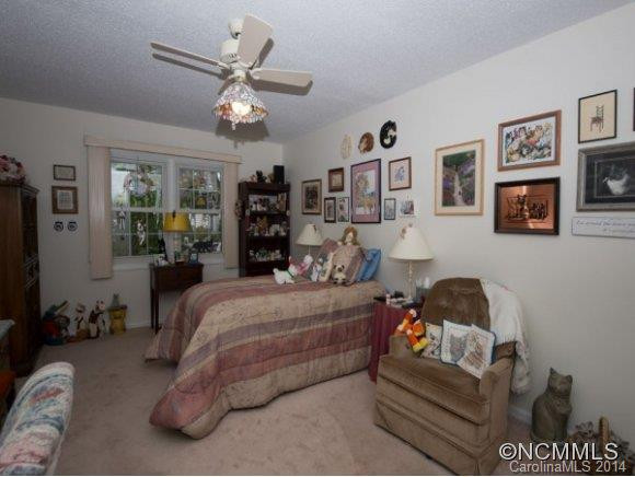 217 Hampton Court - Photo 12