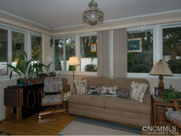 217 Hampton Court - Photo 13