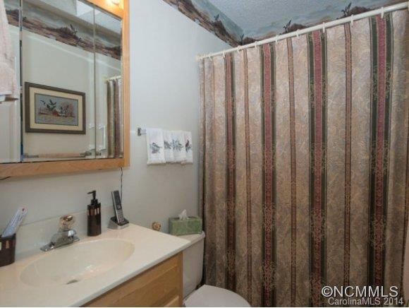 217 Hampton Court - Photo 15