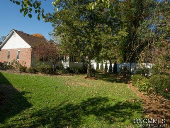 217 Hampton Court - Photo 20