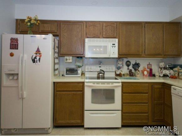217 Hampton Court - Photo 4
