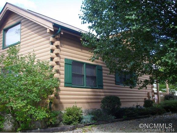 44 DONALD CIRCLE - Photo 2