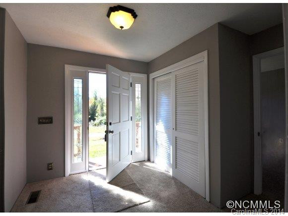 372 Blythewood Drive - Photo 2