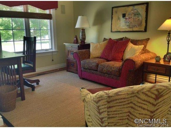 46 Tiverton Lane - Photo 17
