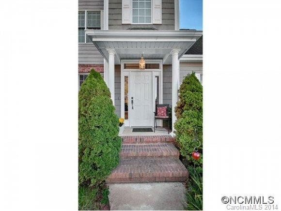6 AMBER KNOLL COURT - Photo 2