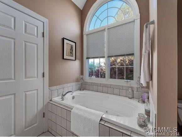 6 AMBER KNOLL COURT - Photo 11