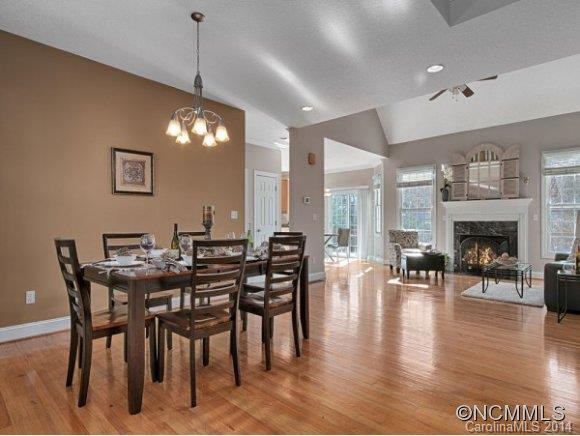 6 AMBER KNOLL COURT - Photo 7