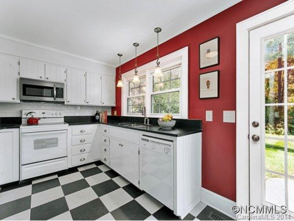 81 DOGWOOD GROVE - Photo 9
