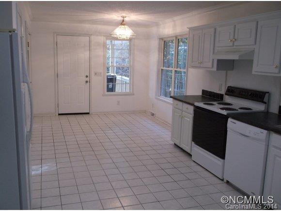 10 SUGARLOAF LANE - Photo 3