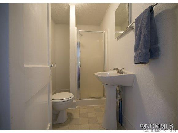 624 Maple Street - Photo 12