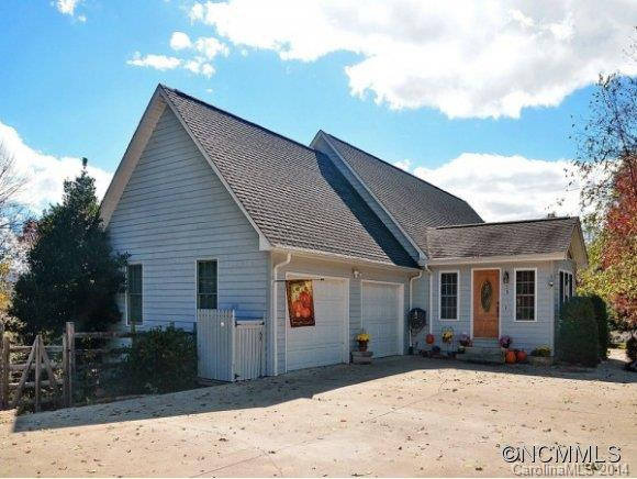 15 WILLOW KNOLLS