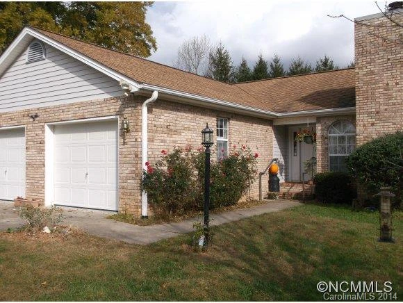 10 HILLSIDE DR