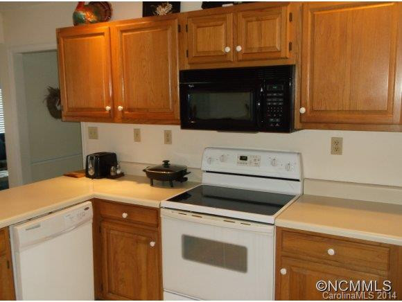 10 HILLSIDE DR - Photo 3