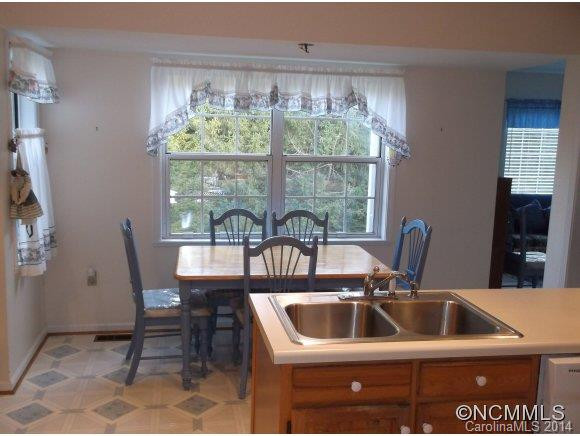 10 HILLSIDE DR - Photo 5