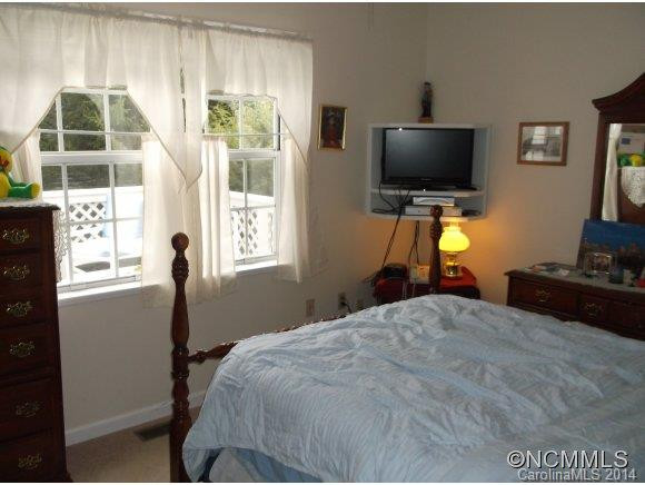 10 HILLSIDE DR - Photo 9