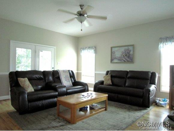 66 Azalea Drive - Photo 3
