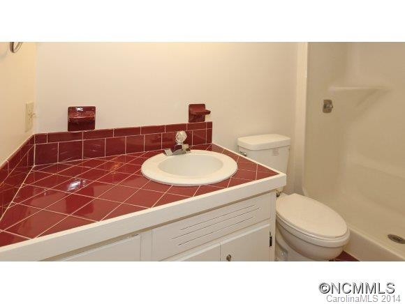 605 Country Club Drive - Photo 15