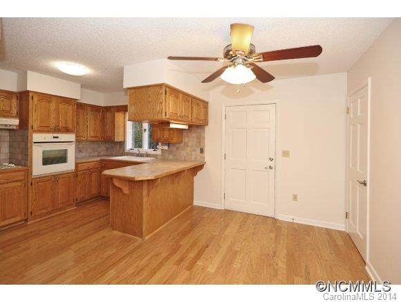 605 Country Club Drive - Photo 7