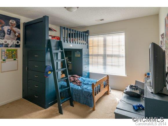207 Meadow Pathway Drive - Photo 15
