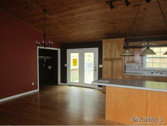 866 Bakers Creek Road - Photo 10