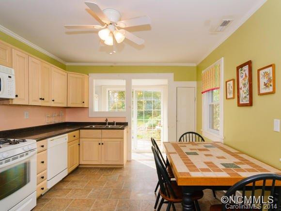 87 Oakwood Street - Photo 11