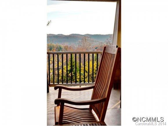 138 TWIN COURTS DRIVE - Photo 2