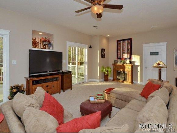 138 TWIN COURTS DRIVE - Photo 13