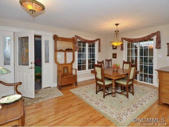 138 TWIN COURTS DRIVE - Photo 4