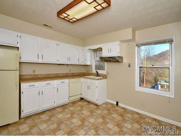 402 ELBERT BURNETTE ROAD - Photo 3