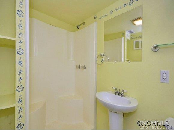 402 ELBERT BURNETTE ROAD - Photo 9