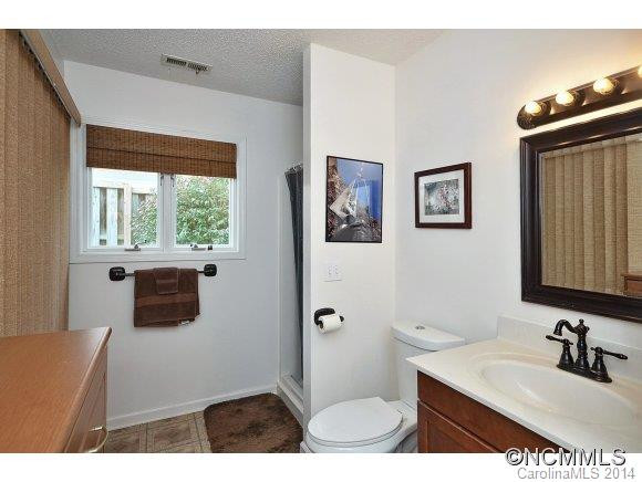 14 Village Parkway - Photo 11