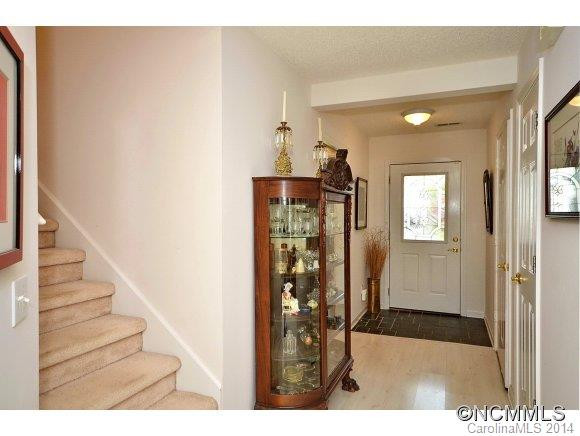 14 Village Parkway - Photo 14