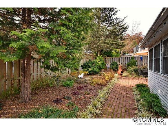 14 Village Parkway - Photo 19