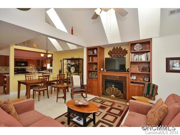 14 Village Parkway - Photo 4