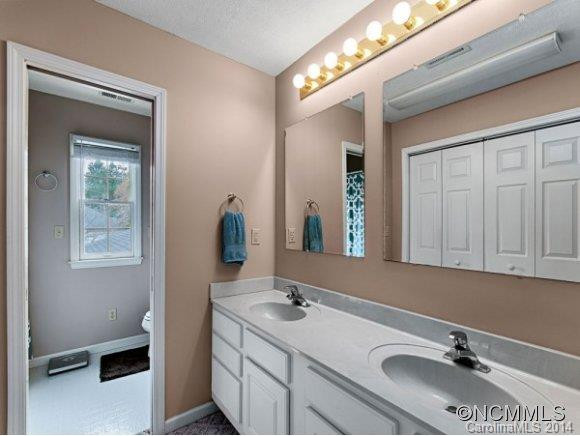 147 SHARONS WAY - Photo 14