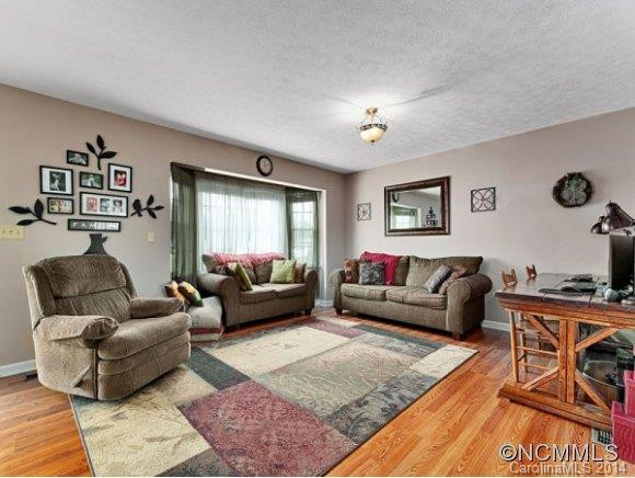 147 SHARONS WAY - Photo 4