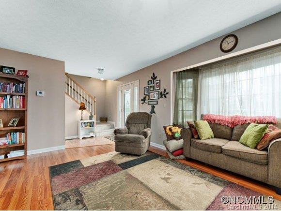 147 SHARONS WAY - Photo 5