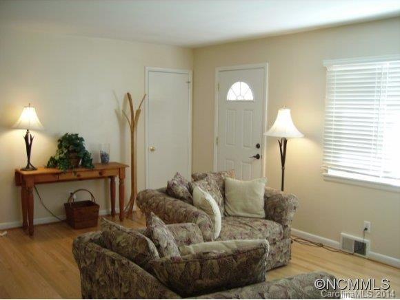 7 Clearbrook Rd. - Photo 4