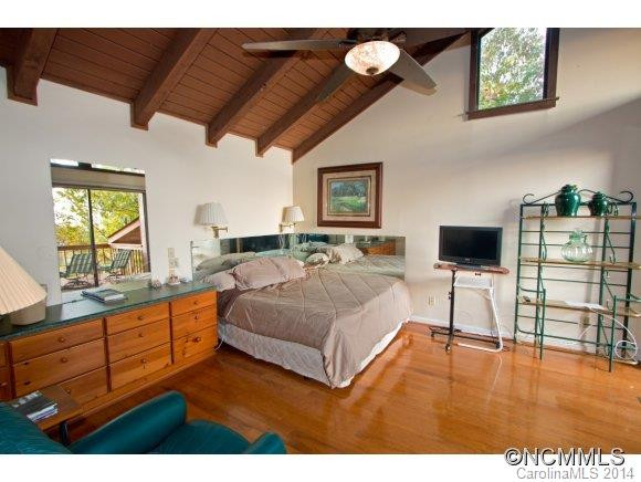 513 Youngs Mountain Drive - Photo 14