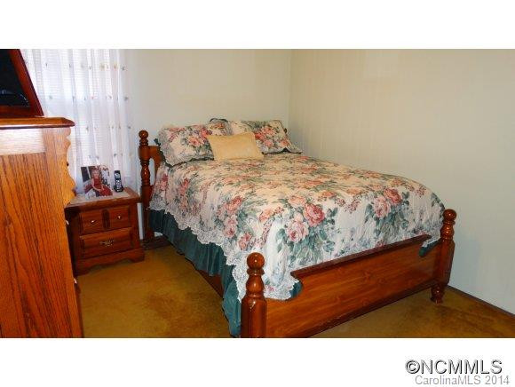 3111 Collinsville Road - Photo 11