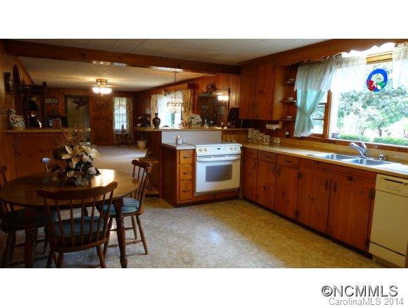 3111 Collinsville Road - Photo 8