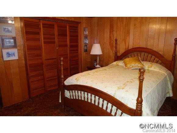 3111 Collinsville Road - Photo 10