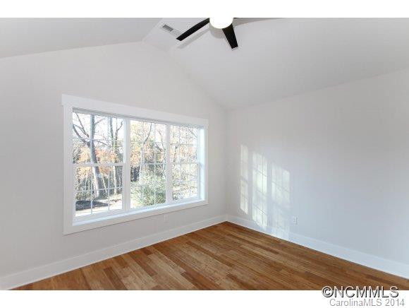 215 Courtland Place - Photo 13
