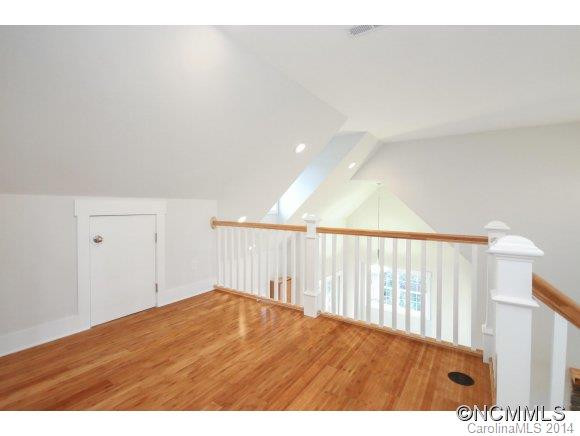 215 Courtland Place - Photo 14