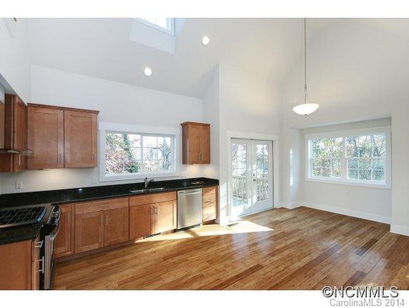 215 Courtland Place - Photo 3