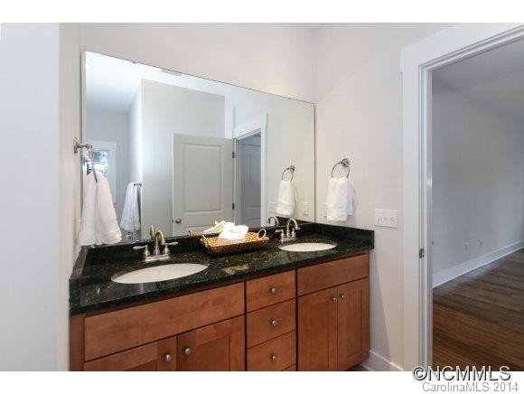 215 Courtland Place - Photo 8