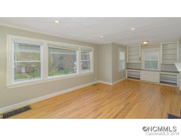 101 Wendover - Photo 3
