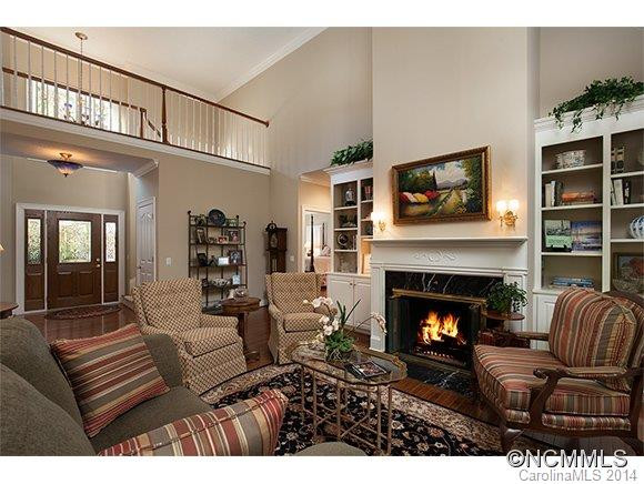 17 Tiverton Lane - Photo 2