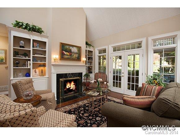 17 Tiverton Lane - Photo 3